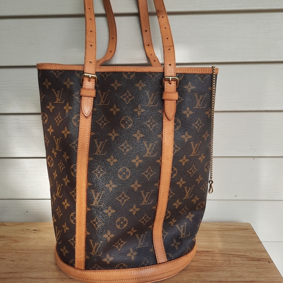 Louis Vuitton Handbags - AUTH LOUIS VUITTON LV XTRA LRG BUCKET HANDBAG EUC